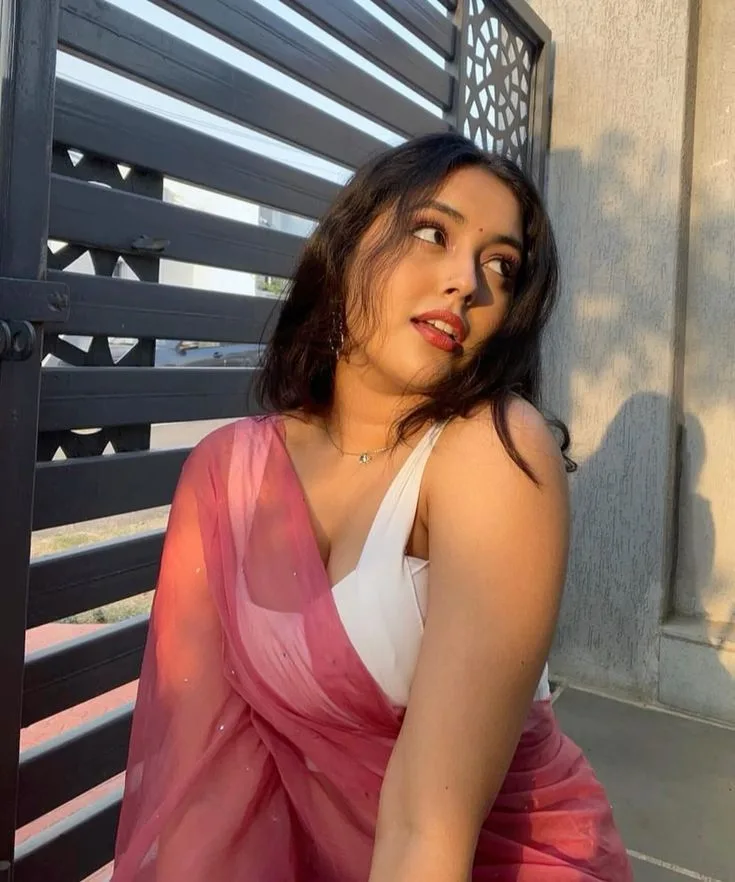 Budget-Friendly Super Sexy Bhabhi Available Near You