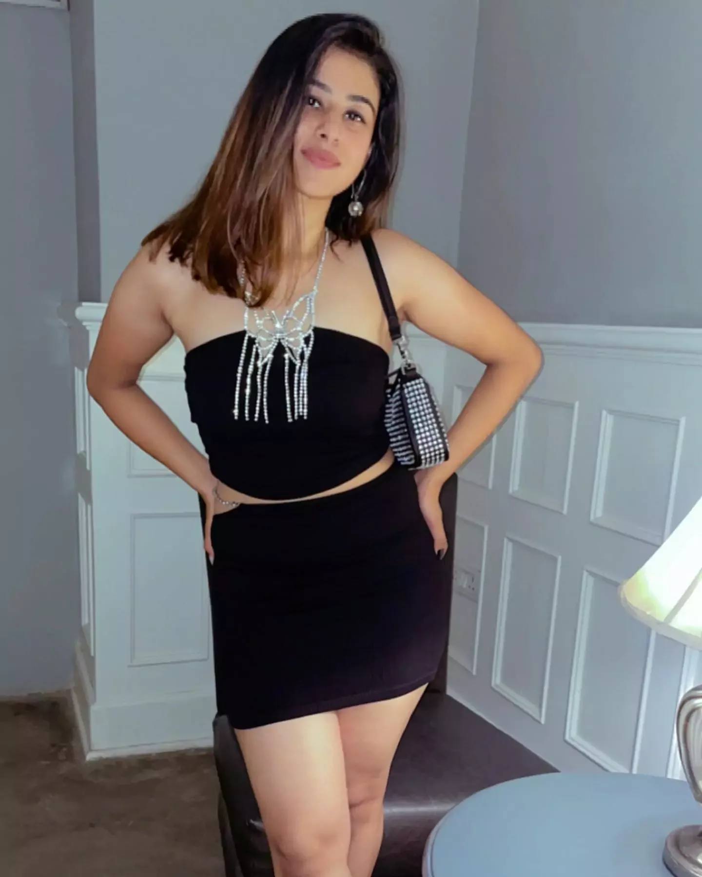 Hey welcome my service call Mahi Khan genuine girl