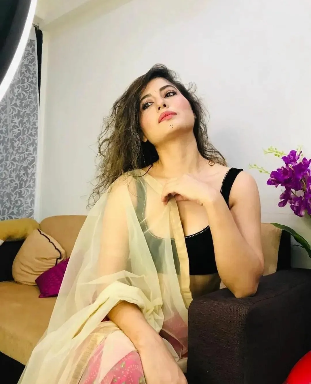 THE HIGH PROFILE COLLAGE GIRLS AND MODELS HOUSEWIFE AVAILABLE