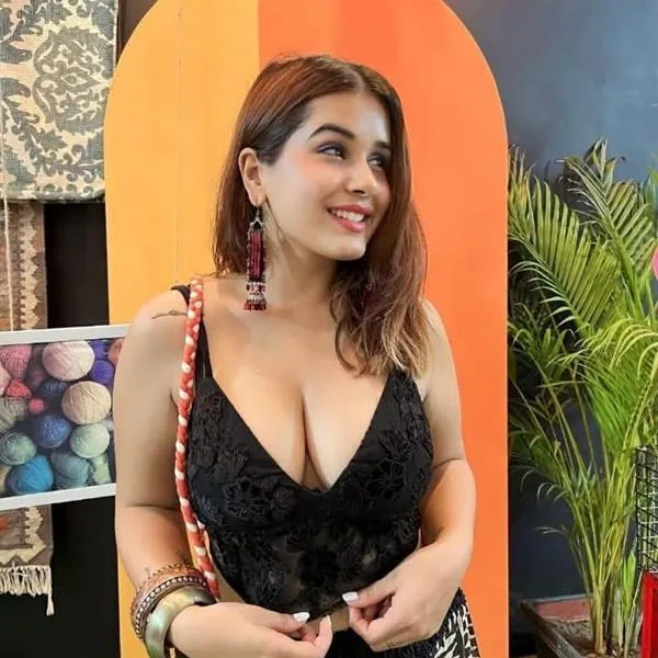 UNLIMITED ENJOY WITH CALL GIRLS, HOUSEWIFE IN RAIPUR